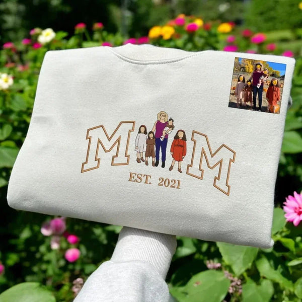 Mom/Mum Sweatshirt with Photo, Custom Embroidered Hoodie Mama and Kids Portrait, Gift for Mom Mum Mama Mommy
